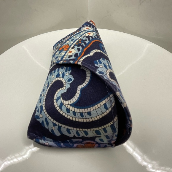 Vera Bradley Hardshell Glasses Case Magnetic Closure Fabric - Picture 4 of 10
